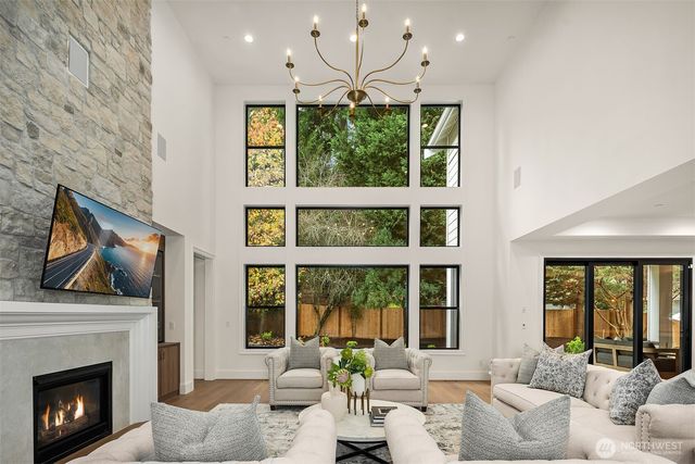 1009 102nd Place SE, Bellevue, WA 98004