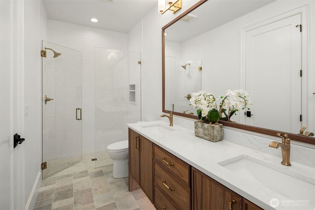 1009 102nd Place SE, Bellevue, WA 98004