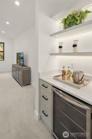 1009 102nd Place SE, Bellevue, WA 98004