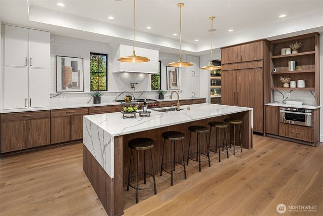 1009 102nd Place SE, Bellevue, WA 98004