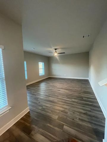 312 Lone Wolf Trail, Fort Worth, TX 76120