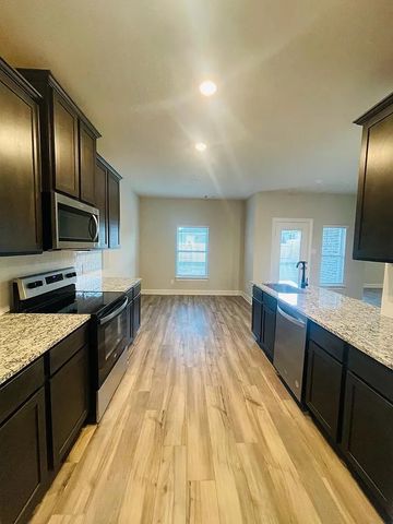 312 Lone Wolf Trail, Fort Worth, TX 76120