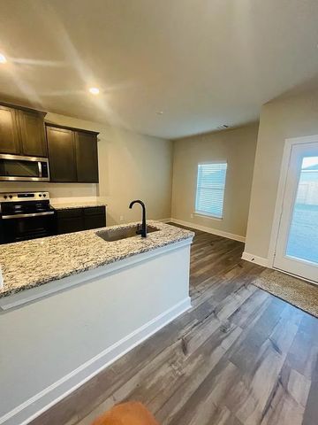 312 Lone Wolf Trail, Fort Worth, TX 76120