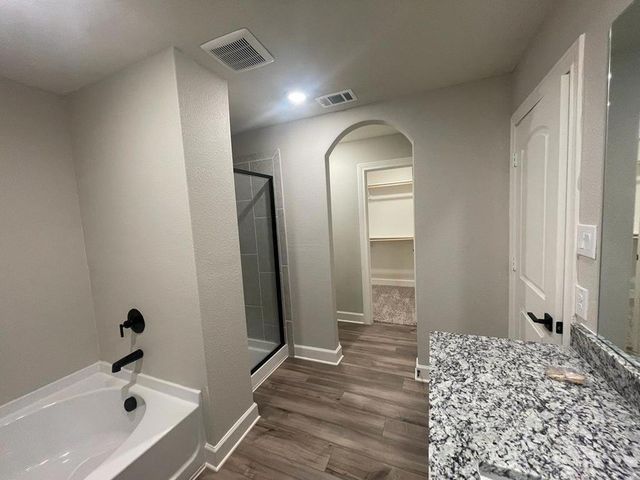 312 Lone Wolf Trail, Fort Worth, TX 76120