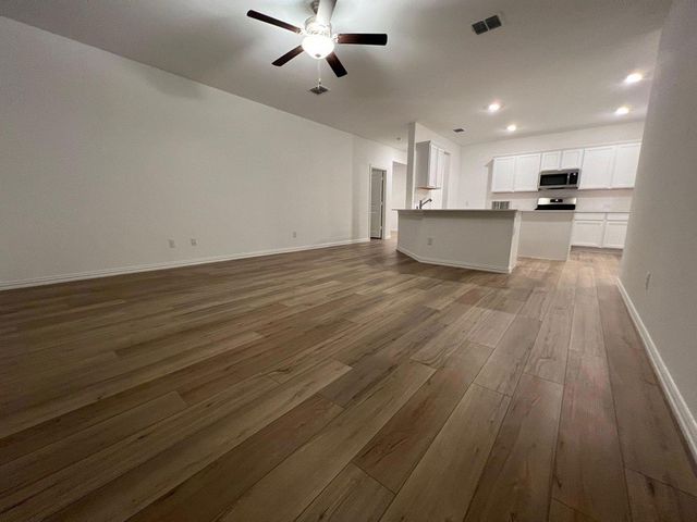 312 Lone Wolf Trail, Fort Worth, TX 76120