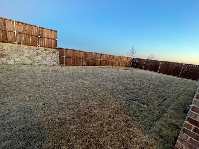 312 Lone Wolf Trail, Fort Worth, TX 76120