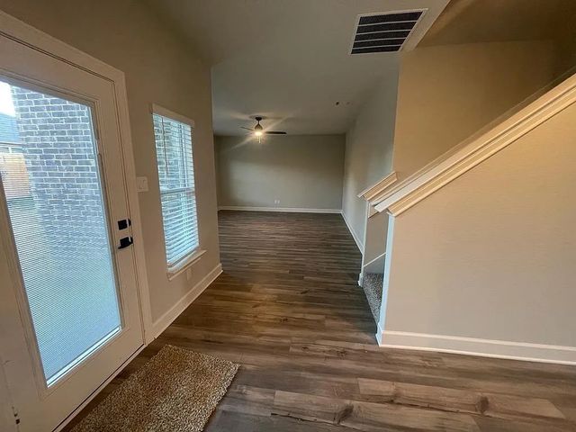 312 Lone Wolf Trail, Fort Worth, TX 76120