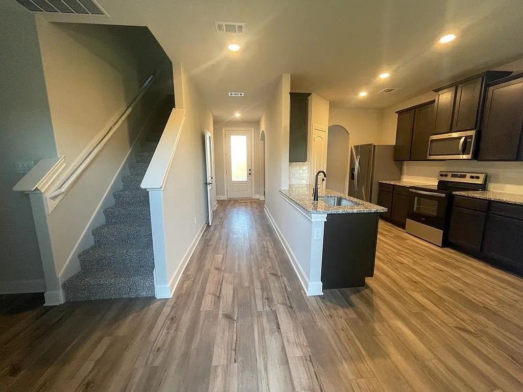 312 Lone Wolf Trail, Fort Worth, TX 76120