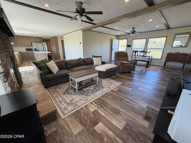 6435 Butler Road, Grand Ridge, FL 32442