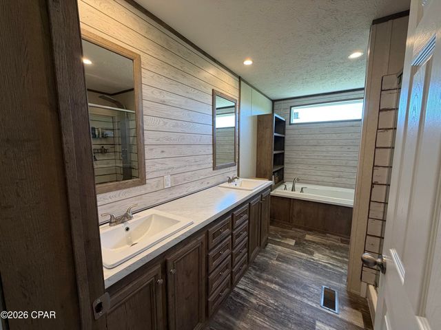 6435 Butler Road, Grand Ridge, FL 32442