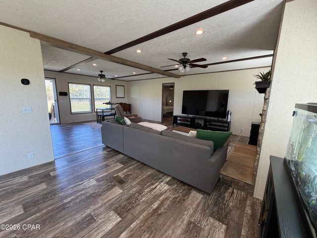 6435 Butler Road, Grand Ridge, FL 32442