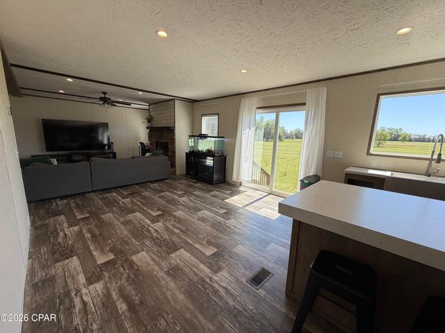 6435 Butler Road, Grand Ridge, FL 32442