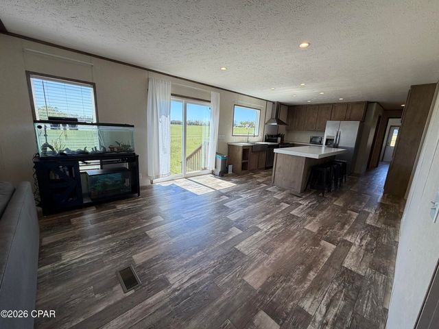 6435 Butler Road, Grand Ridge, FL 32442