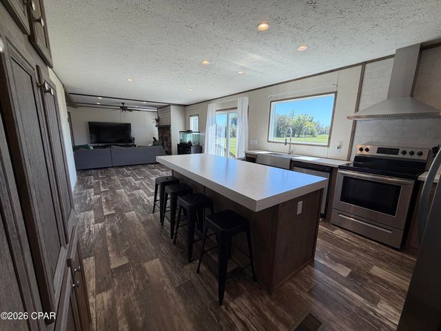 6435 Butler Road, Grand Ridge, FL 32442