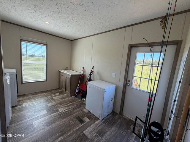 6435 Butler Road, Grand Ridge, FL 32442