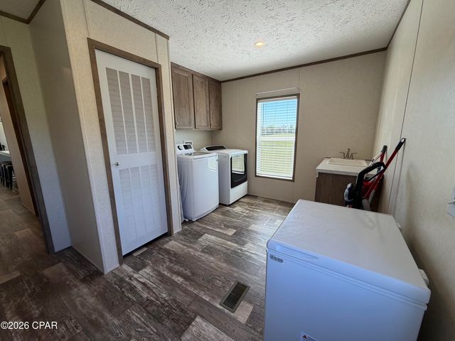 6435 Butler Road, Grand Ridge, FL 32442