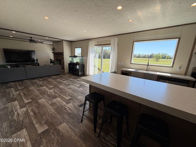 6435 Butler Road, Grand Ridge, FL 32442