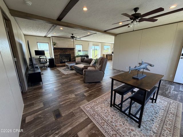 6435 Butler Road, Grand Ridge, FL 32442