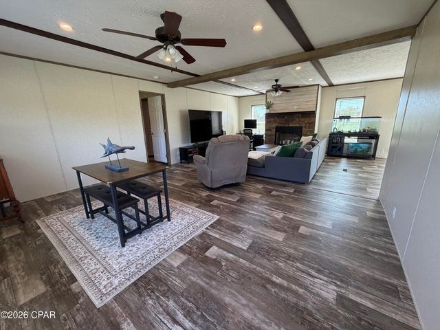 6435 Butler Road, Grand Ridge, FL 32442