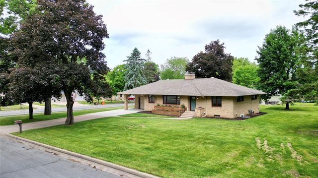 1602 South Street, Eau Claire, WI 54701