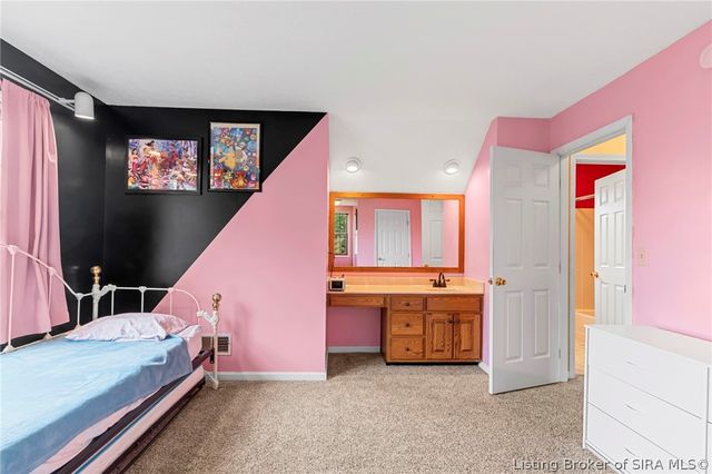 2660 N Borcherding Road, Madison, IN 47250