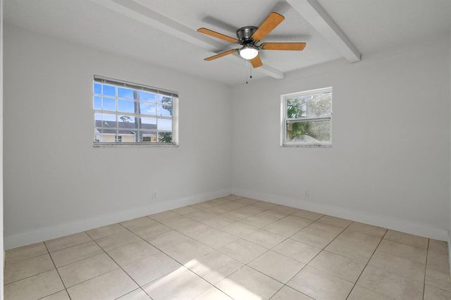 8401 SE Sunset Street, Hobe Sound, FL 33455