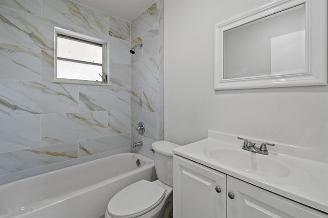 8401 SE Sunset Street, Hobe Sound, FL 33455
