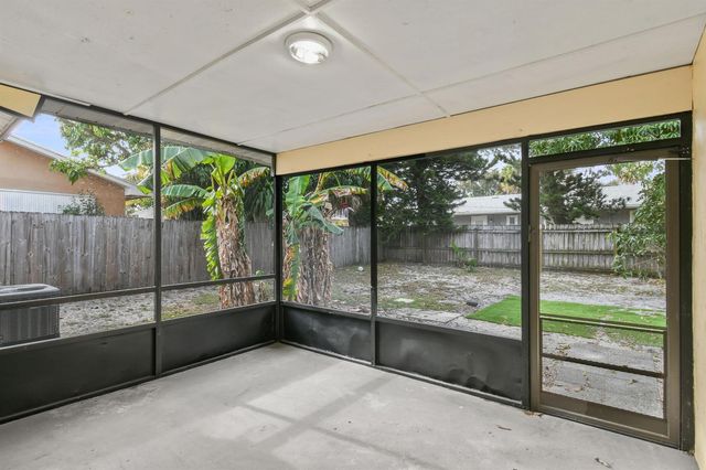 8401 SE Sunset Street, Hobe Sound, FL 33455