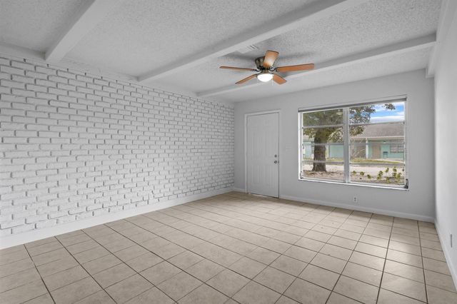 8401 SE Sunset Street, Hobe Sound, FL 33455