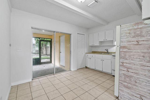8401 SE Sunset Street, Hobe Sound, FL 33455