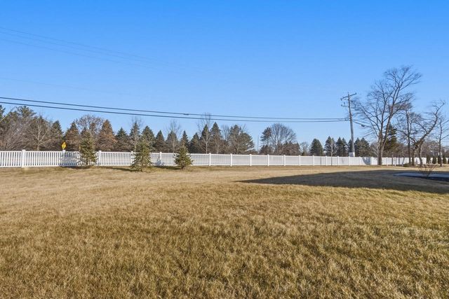 N55W20134 Magnolia LANE, Menomonee Falls, WI 53051