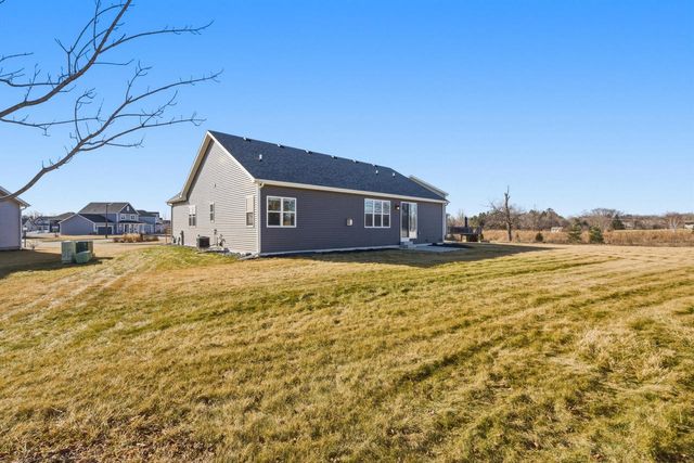 N55W20134 Magnolia LANE, Menomonee Falls, WI 53051