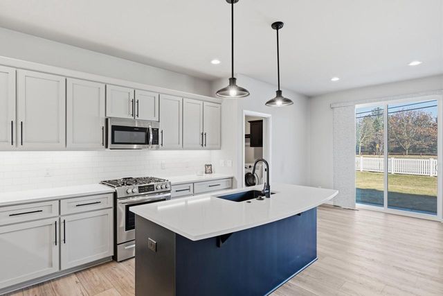 N55W20134 Magnolia LANE, Menomonee Falls, WI 53051