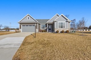 N55W20134 Magnolia LANE, Menomonee Falls, WI 53051