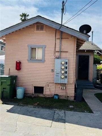 613 W 80th, Los Angeles, CA 90044