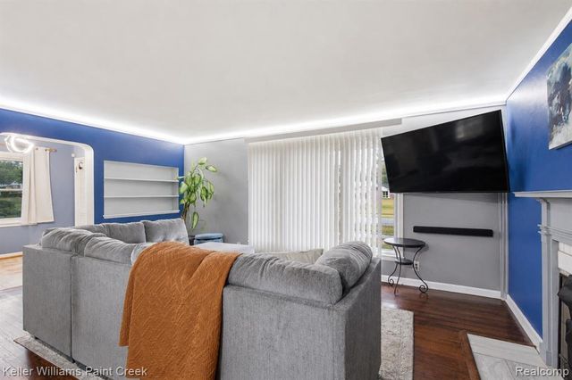 17584 Roxbury Avenue, Southfield, MI 48075