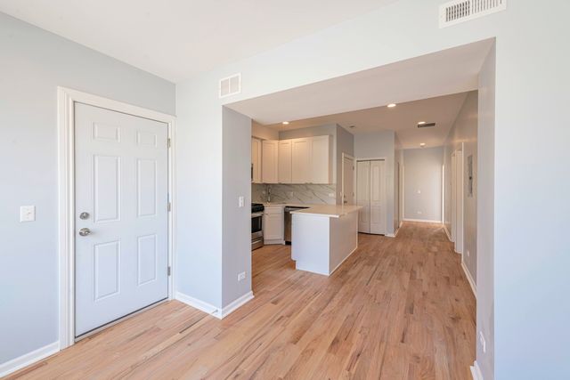 1020 W Ainslie Street 3, Chicago, IL 60640