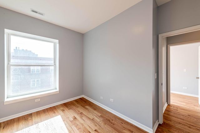 1020 W Ainslie Street 3, Chicago, IL 60640