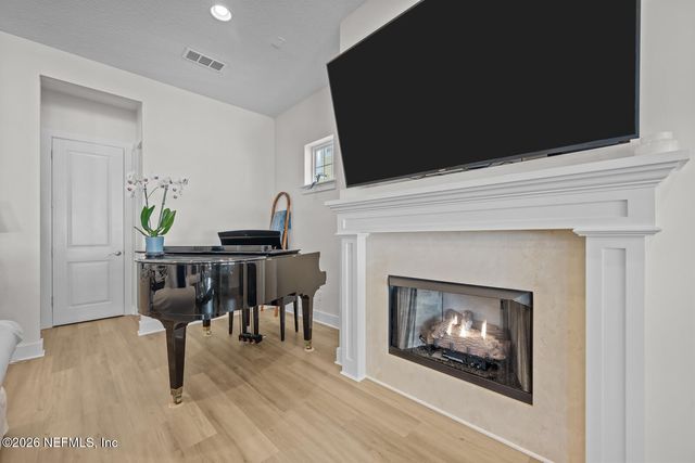 393 34TH Avenue S, Jacksonville Beach, FL 32250