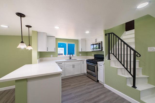632 W 25th St, Merced, CA 95340