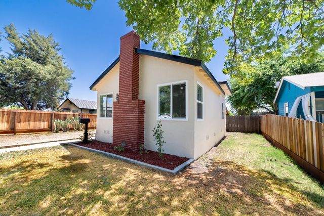 632 W 25th St, Merced, CA 95340