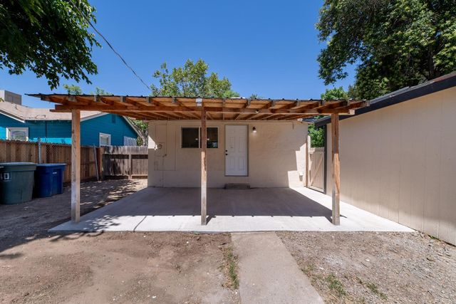 632 W 25th St, Merced, CA 95340