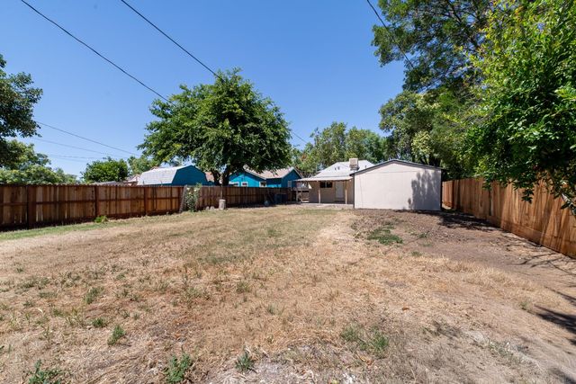 632 W 25th St, Merced, CA 95340