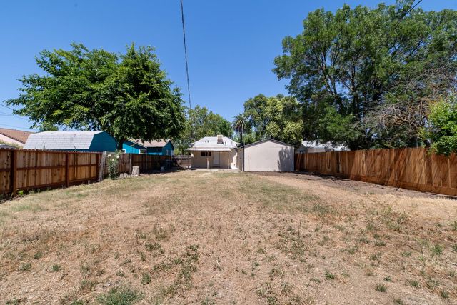 632 W 25th St, Merced, CA 95340