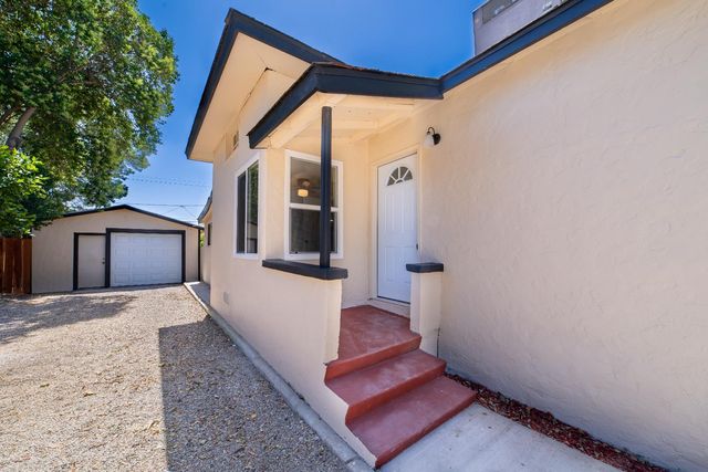 632 W 25th St, Merced, CA 95340