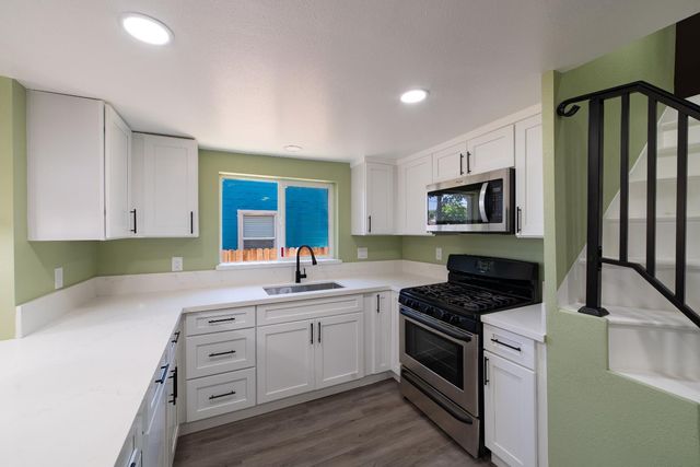 632 W 25th St, Merced, CA 95340