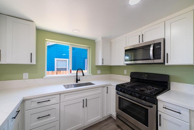 632 W 25th St, Merced, CA 95340