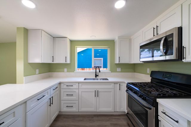 632 W 25th St, Merced, CA 95340