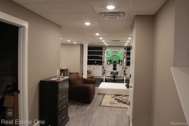 1500 MCLEAN Avenue, Royal Oak, MI 48067