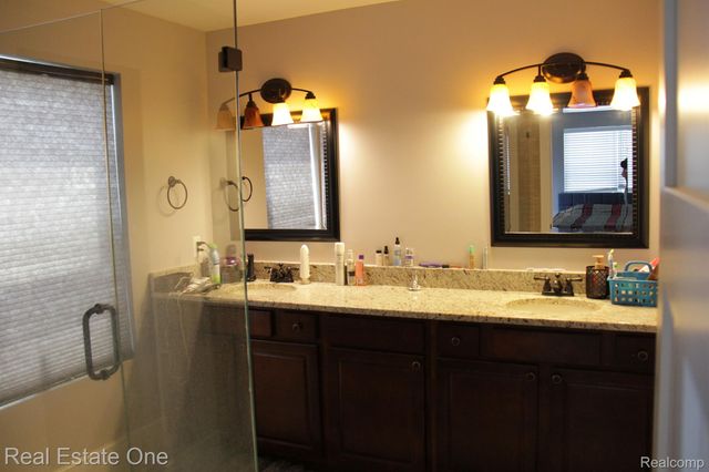 1500 MCLEAN Avenue, Royal Oak, MI 48067